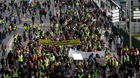 Macron a-t-il été trop généreux avec les Gilets jaunes ? La Cour des comptes s'inquiète