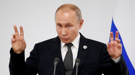 Menaces sur les jupes, multiplicité des genres : Poutine explicite son rejet des «idées libérales»