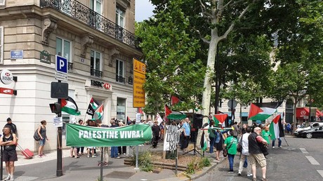 Des pro-palestiniens manifestent contre l'inauguration de la place de Jérusalem à Paris (IMAGES)