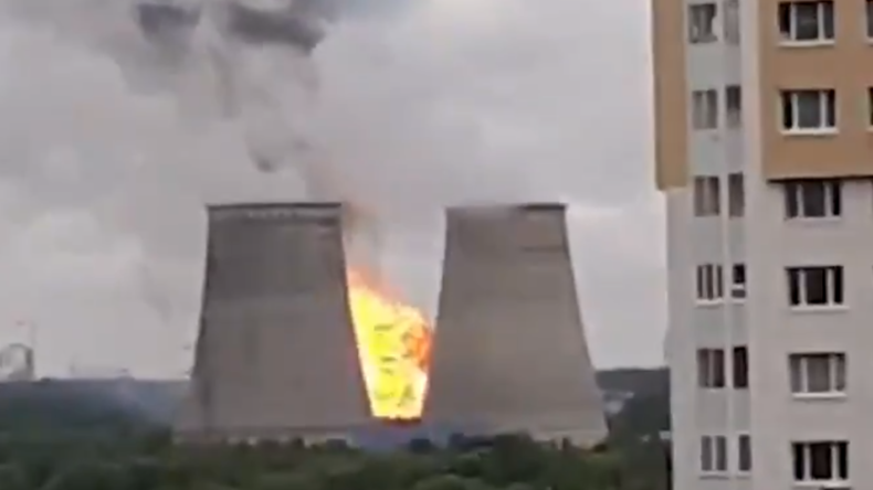 Moscou : incendie géant dans une centrale thermique (IMAGES)