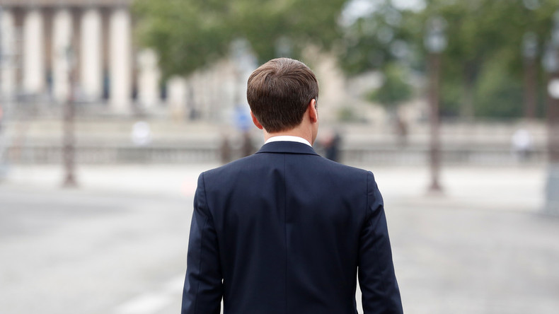 «L'industrie, au service de la finance» ? Macron offre la légion d'honneur à l'ex-patronne GE France