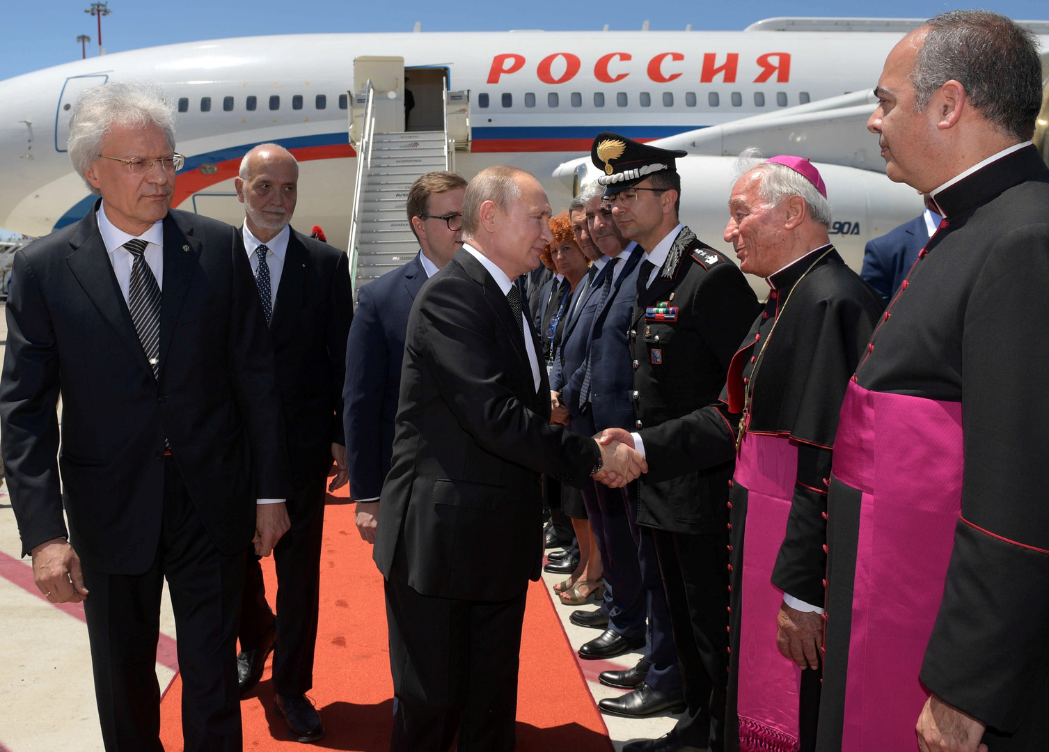 Vladimir Poutine rencontre le pape François au Vatican (IMAGES)