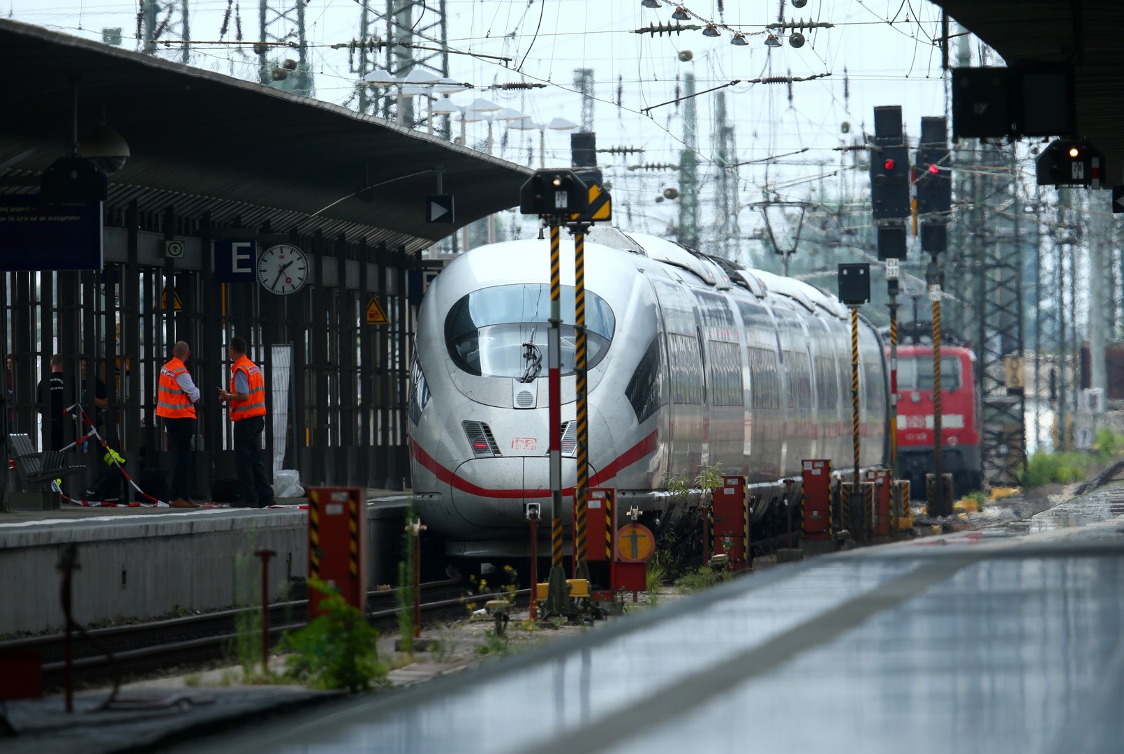 Allemagne : Un Enfant De Huit Ans Poussé Sous Un Train, L'AfD S'en ...