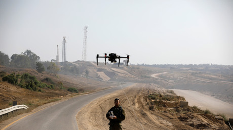  Un drone piloté par un soldat israélien, tentant d'intercepter des cerf-volants enflammés à la frontière entre Israël et Gaza, près de Kissufim en juin 2018 (image d'illustration).
