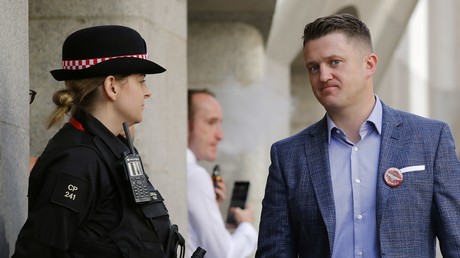Le Royaume-Uni «est tombé» : Tommy Robinson demande l'asile politique à Donald Trump