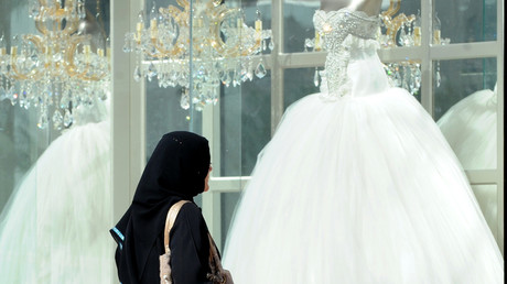 Mariage en hijab : une élue d'Argenteuil a-t-elle fait retirer son voile à une mariée ?