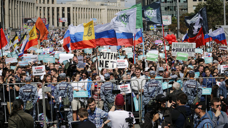 Manifestation à Moscou après le rejet des candidatures de membres de l'opposition (VIDEO)