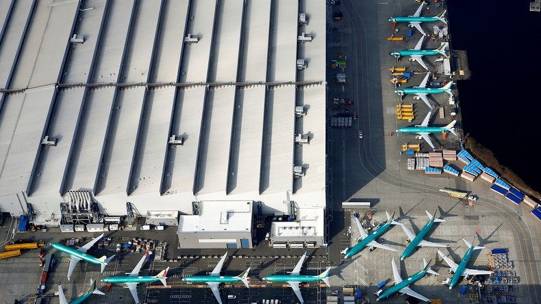 L’immobilisation du 737 MAX fait plonger Boeing pendant qu'Airbus s’envole