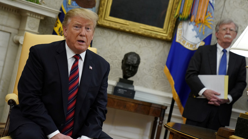 Trump aurait décrété un embargo économique total contre Caracas avant une conférence internationale