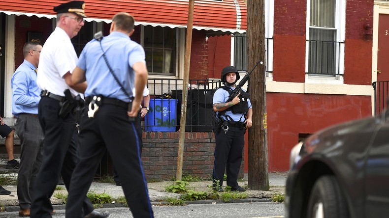 Philadelphie : un homme retranché blesse six policiers avant de se rendre