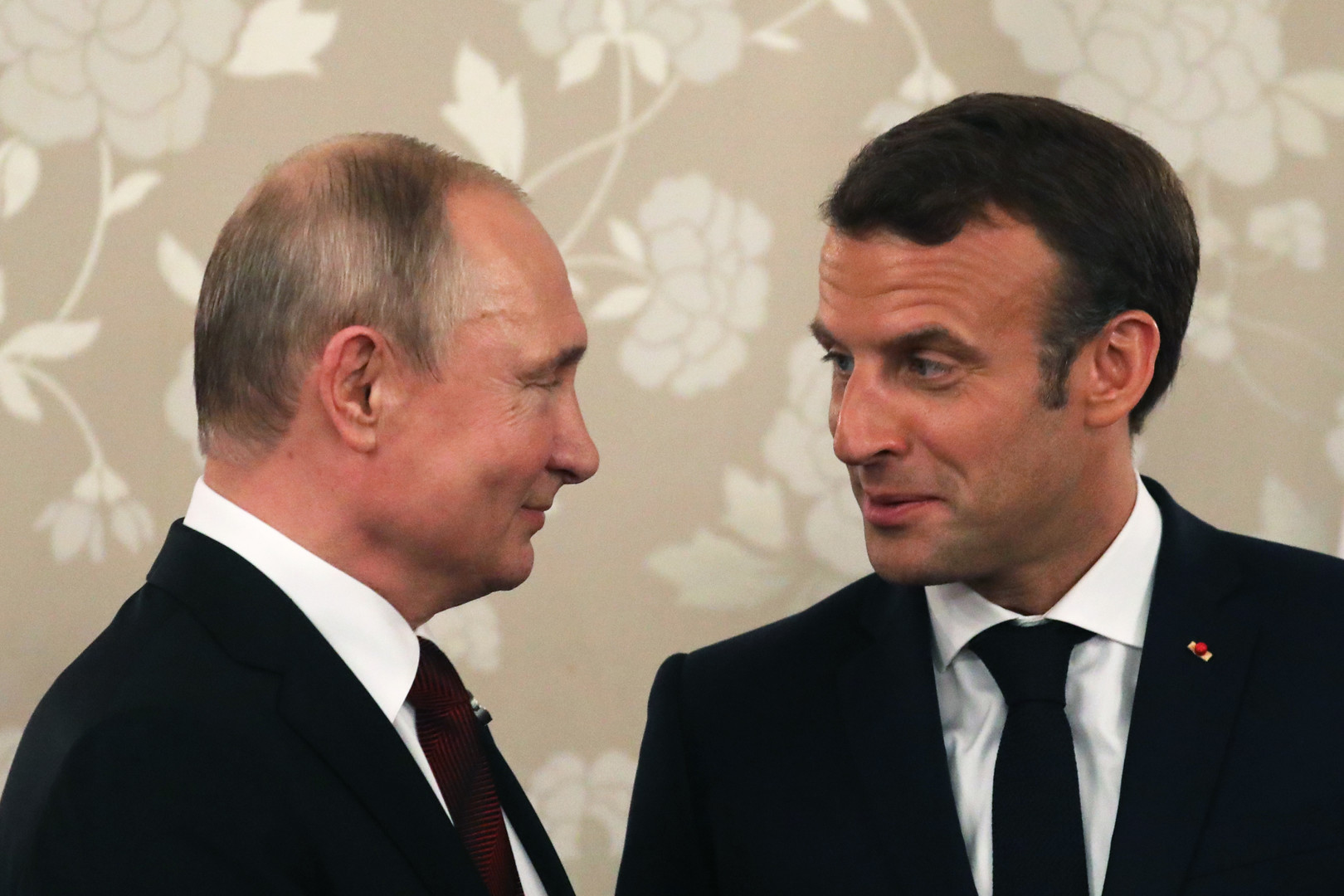 Où en sont les relations personnelles entre Emmanuel Macron et Vladimir ...