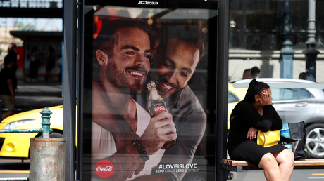 «Zéro sucre, zéro préjugé»: accusée d'activisme LGBT, une campagne de Coca-Cola passe mal en Hongrie