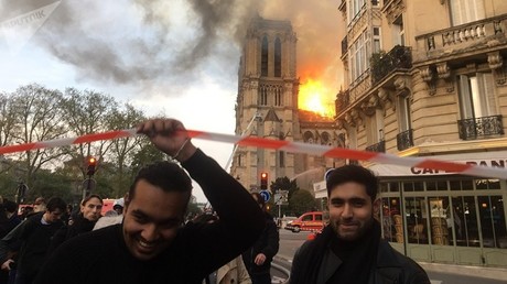 The Guardian s'excuse après avoir accusé à tort Sputnik d'avoir trafiqué une photo de Notre-Dame