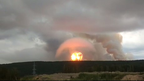 Des explosions énormes survenues au dépôt de munitions ont secoué une ville russe