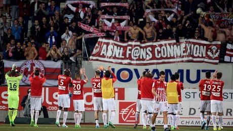 Football : le match Nancy - Le Mans interrompu pour cause de chants homophobes en tribune (VIDEO)