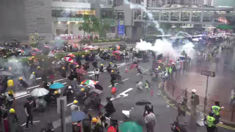 Hong Kong : poursuite des émeutes après douze semaines de manifestations