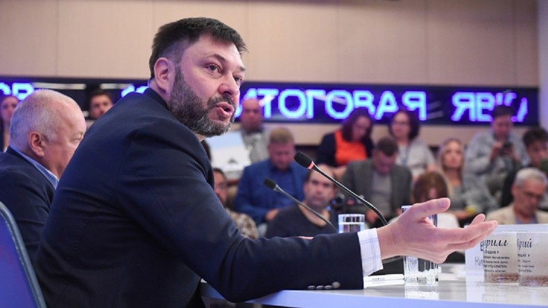SBU, Poutine, Porochenko : la première conférence de presse de Vychinsky depuis sa libération