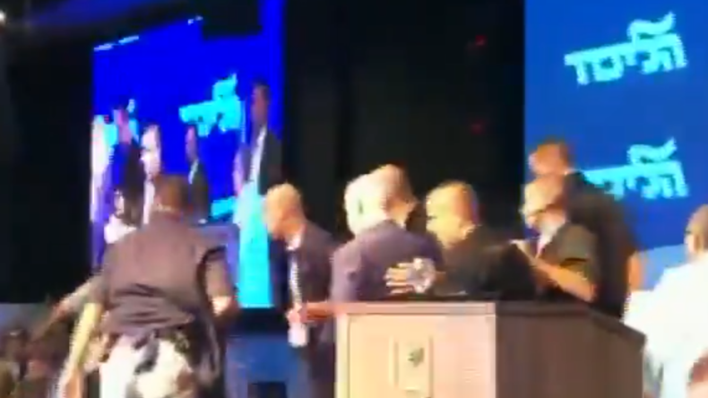 «Monsieur sécurité»? Netanyahou évacué en plein discours alors que les sirènes d'alerte retentissent