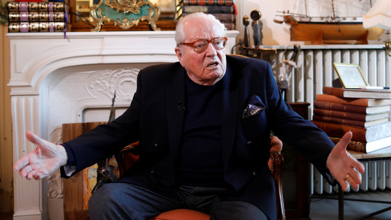 Emplois présumés fictifs au RN : mis en examen, Jean-Marie Le Pen dénonce une «arnaque politicienne»