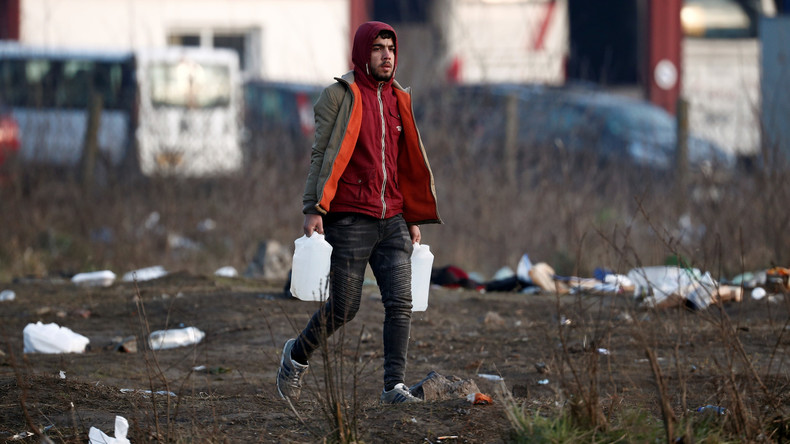 «Sourde crise de confiance démocratique» : des experts veulent réécrire le droit des étrangers