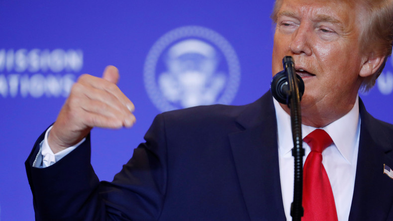 Trump suspend par décret le permis d'entrée américain aux autorités de l'Iran et du Venezuela