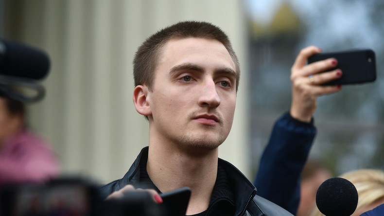 Moscou : la peine de l'acteur Pavel Oustinov réduite à un an de prison avec sursis