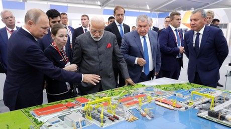 Le 4 septembre 2019, le président russe Vladimir Poutine et le Premier ministre indien Narendra Modi lors d'une visite du complexe de construction navale Zvezda, près de Vladivostok (image d'illustration).