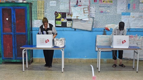 Présidentielle en Tunisie : Saïed et le candidat incarcéré Karoui revendiquent leur qualification