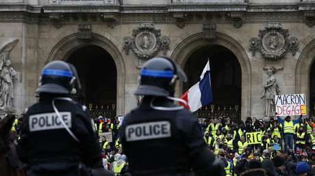 Retouche d'une photo de manifestation de Gilets jaunes : le CSA met en demeure France Télévisions