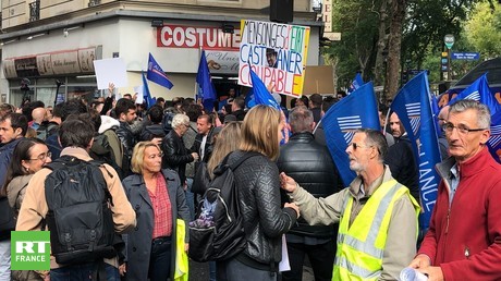 Le syndicat de police Alliance manifeste au siège de La France insoumise (VIDEOS)