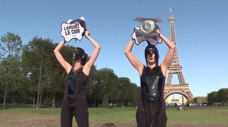 Paris : manifestation des activistes de l’association PETA