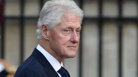 Bill Clinton souligne le rôle de Jacques Chirac dans le dialogue entre Occident et Russie