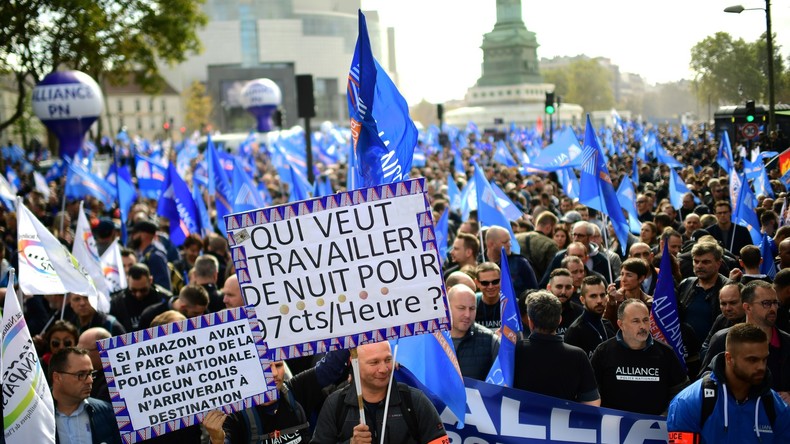 Des policiers ont-ils raillé des Gilets jaunes éborgnés lors de leur marche de la colère ?