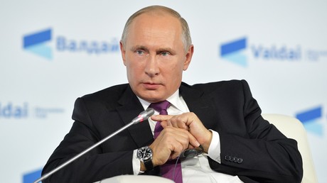 Vladimir Poutine et d’autres chefs d’Etat prennent la parole lors de la réunion du Club Valdaï