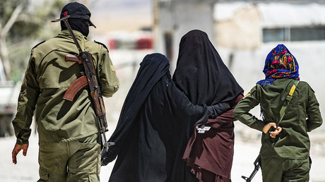 Daesh affirme avoir libéré des femmes détenues par les Kurdes près de Raqqa