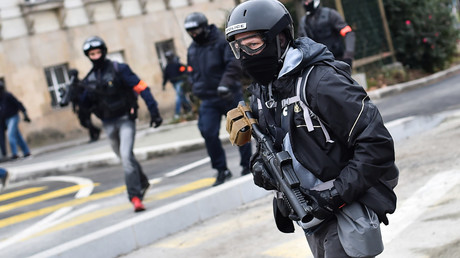 Policier de la Brigade anti-criminalité armé d'un LBD 40 (image d'illustration).