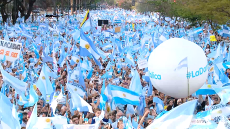 Argentine : le nouveau président Alberto Fernandez veut tourner la page de l'austérité