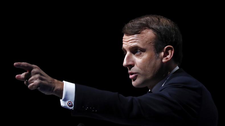 Devant les maires de France, Emmanuel Macron prend position sur le communautarisme