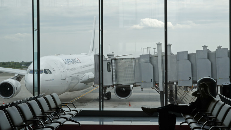 Référendum sur ADP :  à un million, les parlementaires demanderont à rencontrer Macron