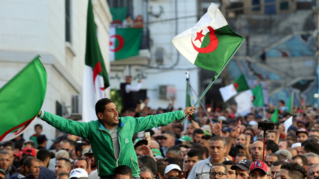 Algérie: pour le 1er novembre, une immense foule attendue à Alger contre le «système»