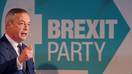 Le discours du chef de file du Brexit Party Nigel Farage introduit ses candidats pour les élections générales anticipées, à Londres, le 4 novembre 2019.