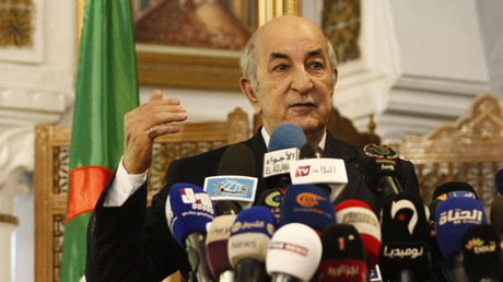 L'ancien Premier ministre et candidat à la prochaine présidentielle algérienne, Abdelmadjid Tebboune, s'exprime devant la presse, le 9 novembre 2019.