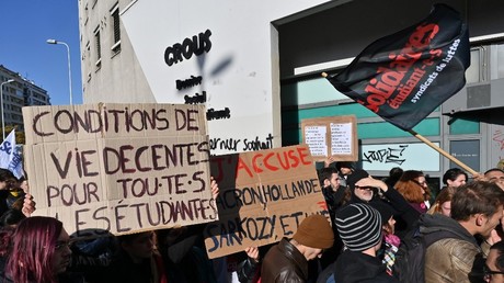 Jeune immolé à Lyon : des étudiants lillois empêchent une conférence de François Hollande