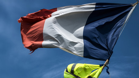 A la veille de l'anniversaire du mouvement, des Gilets jaunes bloquent un site Seveso