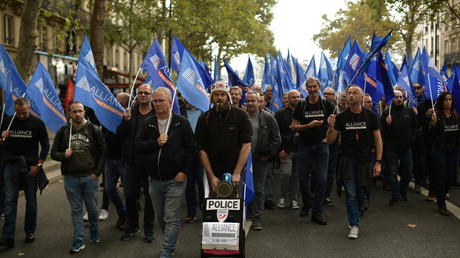 Des membres du syndicat Alliance défilent à Paris le 2 octobre (image d'illustration).