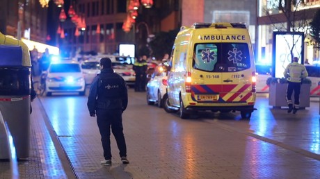 La Haye : trois blessés dans une attaque au couteau, selon la police