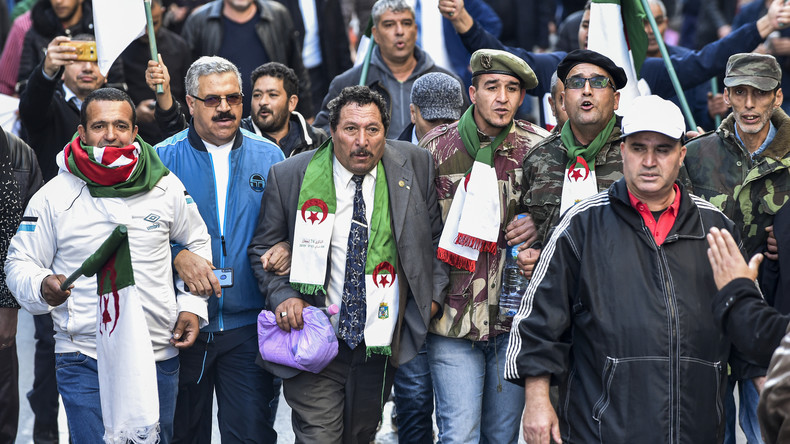 Algérie : manifestation contre «l'ingérence» du Parlement européen et en faveur de la présidentielle