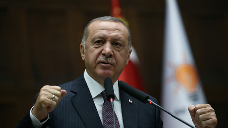 Tant que l'OTAN ne qualifiera pas les YPG de «terroristes», Erdogan bloquera un plan de défense