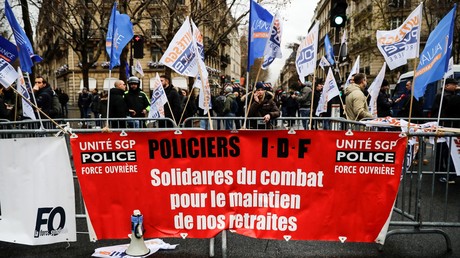 Manifestation intersyndicale policière le 11 décembre à Paris, devant le CESE à l'occasion de l'allocution d'Edouard Philippe (image d'illustration).