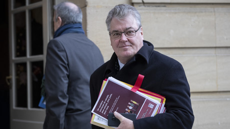 Transparence : Delevoye déclare finalement 13 mandats... et plaide une erreur «réparée»